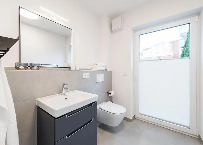 Pl Peter's 5 Apartment